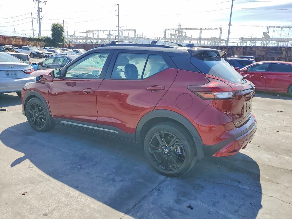 50659776 :رقم المزاد ، 3N1CP5DV8ML560601 vin ، 2021 Nissan Kicks مزاد بيع