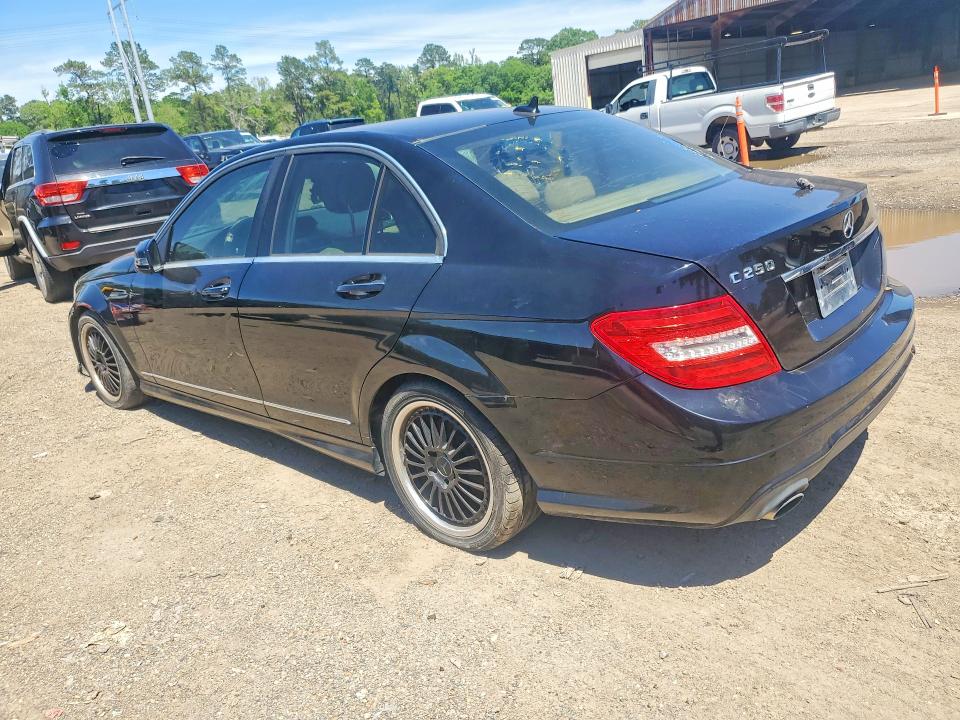 Продаж на аукціоні авто 2013 Mercedes-benz C, vin: WDDGF4HB4DR254005, номер лоту: 48820786