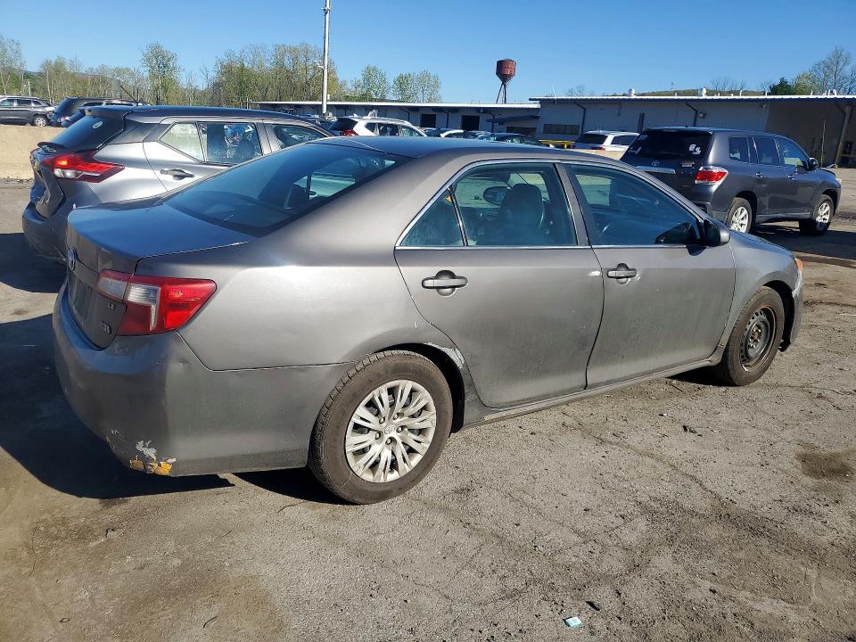 2014 Toyota Camry Hybrid მანქანა იყიდება აუქციონზე, vin: 4T1BD1FK7EU099360, აუქციონის ნომერი: 51456136