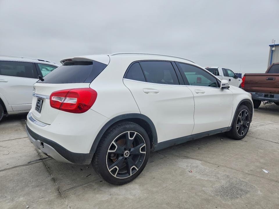 50672696 :رقم المزاد ، WDCTG4EB3KU016631 vin ، 2019 Mercedes-benz Gla مزاد بيع