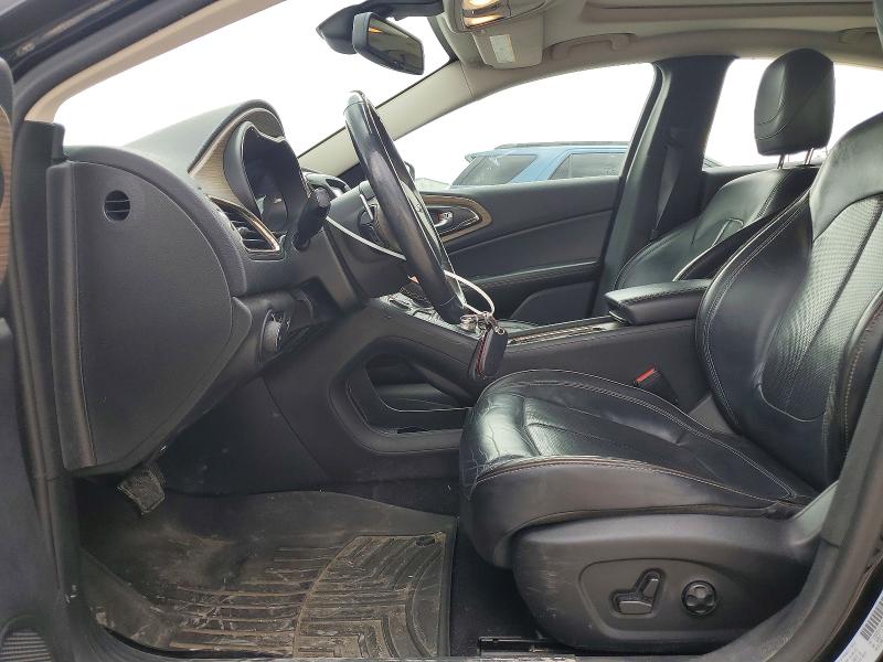 49687036 :رقم المزاد ، 1C3CCCEG1FN620402 vin ، 2015 Chrysler 200 مزاد بيع