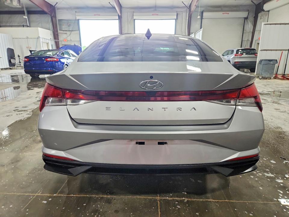 Продажа на аукционе авто 2021 Hyundai Elantra, vin: 5NPLM4AG2MH009294, номер лота: 49944126