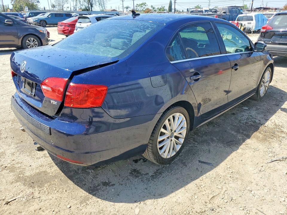49142676 :رقم المزاد ، 3VWLL7AJ3DM358200 vin ، 2013 Volkswagen Jetta مزاد بيع