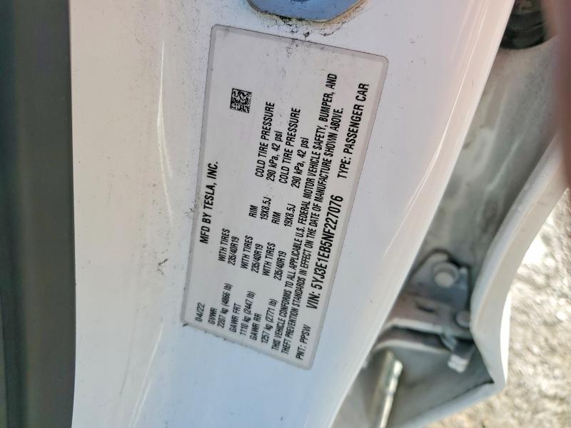49611426 :رقم المزاد ، 5YJ3E1EB5NF227076 vin ، 2022 Tesla Model 3 مزاد بيع