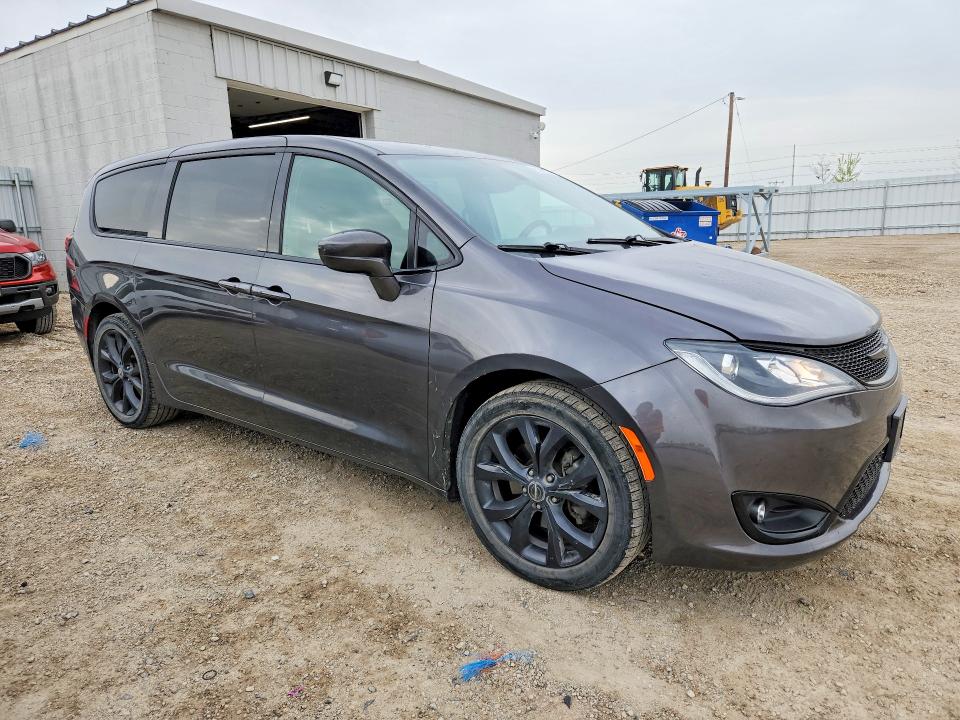 2019 Chrysler Pacifica მანქანა იყიდება აუქციონზე, vin: 2C4RC1FG6KR532452, აუქციონის ნომერი: 51449276
