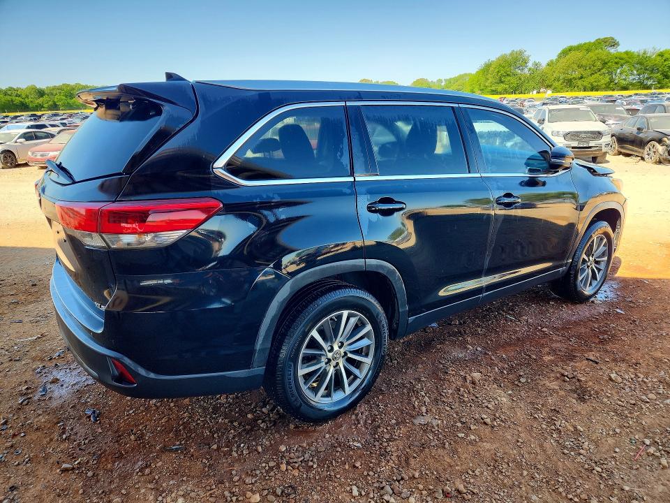 Продажа на аукционе авто 2019 Toyota Highlander, vin: 5TDKZRFH6KS348448, номер лота: 49240156
