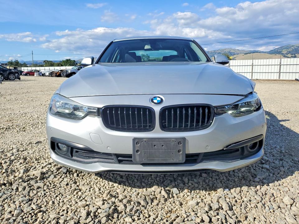2017 Bmw 320 მანქანა იყიდება აუქციონზე, vin: WBA8E1G52HNU13920, აუქციონის ნომერი: 51191366