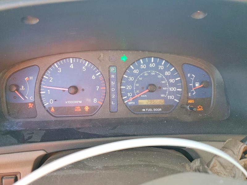 51009026 :رقم المزاد ، 4T3ZF13C82U490364 vin ، 2002 Toyota Sienna مزاد بيع