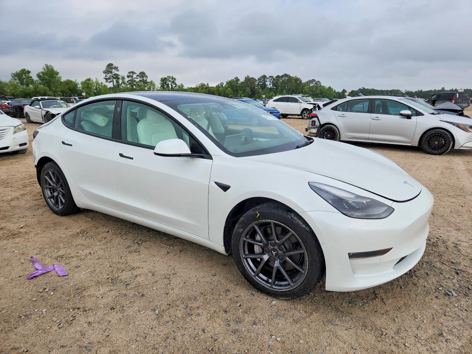 48917146 :رقم المزاد ، 5YJ3E1EB9NF254359 vin ، 2022 Tesla Mdl 3 مزاد بيع