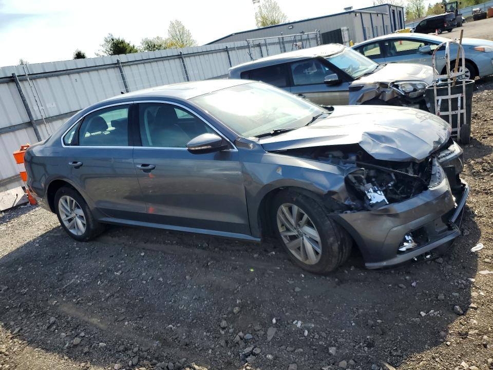 47740336 :رقم المزاد ، 1VWBA7A33JC045616 vin ، 2018 Volkswagen Passat مزاد بيع