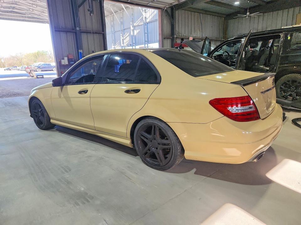 Продажа на аукционе авто 2013 Mercedes-benz C, vin: WDDGF4HB1DR293392, номер лота: 49324216