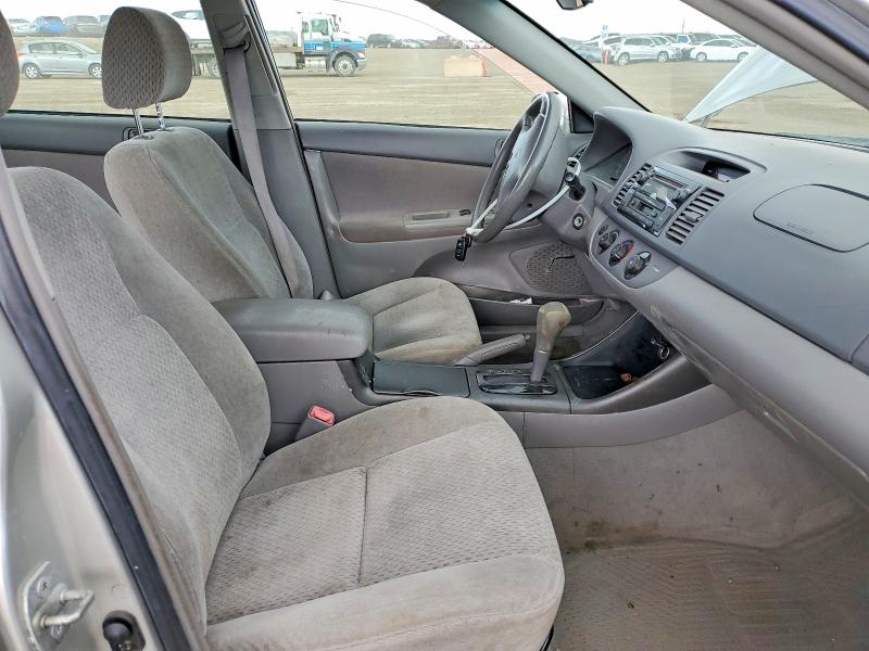 52040746 :رقم المزاد ، 4T1BE32K64U893571 vin ، 2004 Toyota Camry مزاد بيع