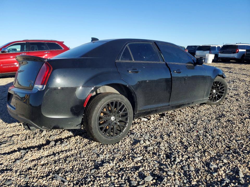 49961166 :رقم المزاد ، 2C3CCAGG9JH321193 vin ، 2018 Chrysler 300 مزاد بيع