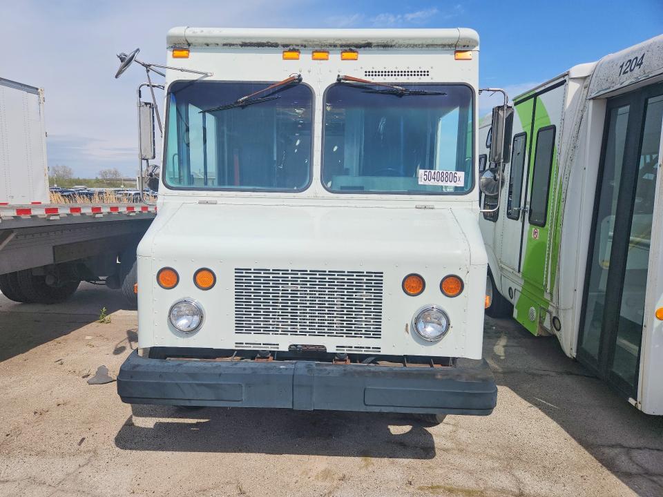 50408806 :رقم المزاد ، 5B4KP42Y123339243 vin ، 2001 Workhorse Forward Control Chassis مزاد بيع