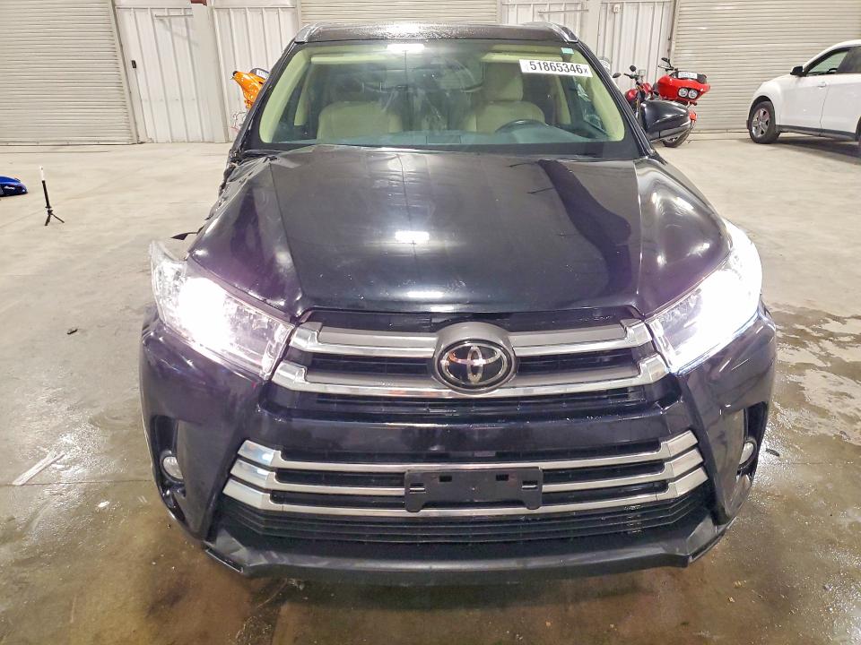 51865346 :رقم المزاد ، 5TDDZRFH8JS877830 vin ، 2018 Toyota Highlander مزاد بيع