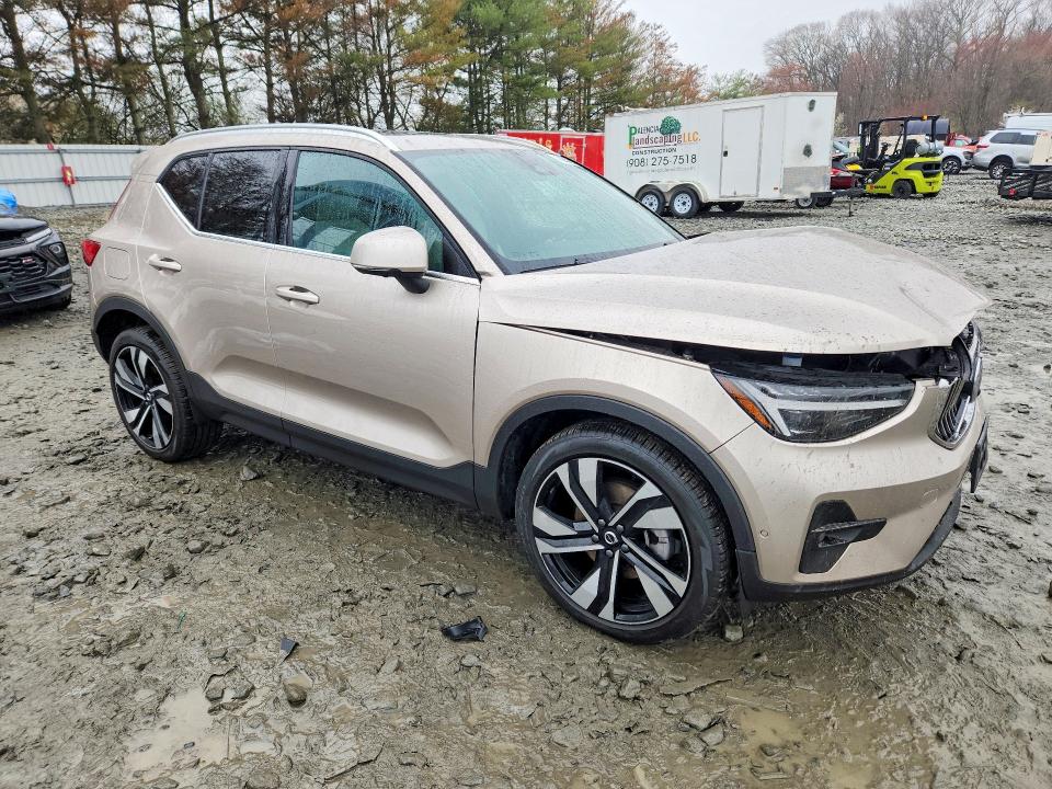 48566896 :رقم المزاد ، YV4L12UF7R2375323 vin ، 2024 Volvo Xc40 مزاد بيع