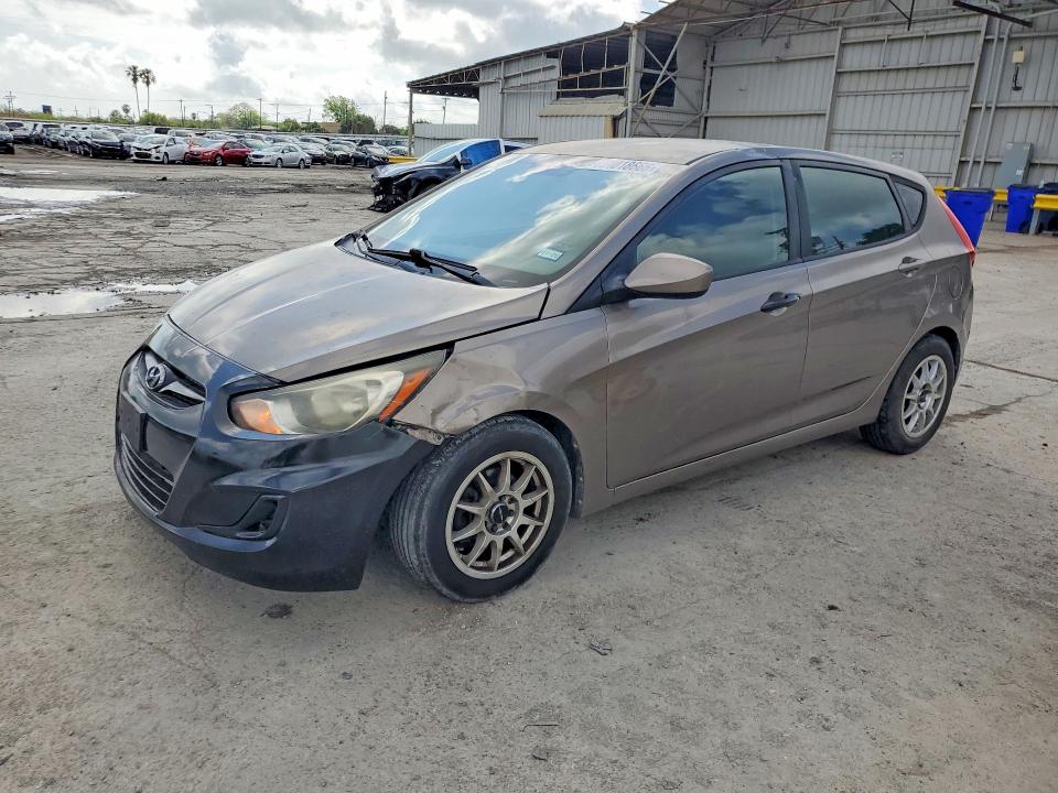2013 Hyundai Accent მანქანა იყიდება აუქციონზე, vin: KMHCT5AE3DU138721, აუქციონის ნომერი: 51018666