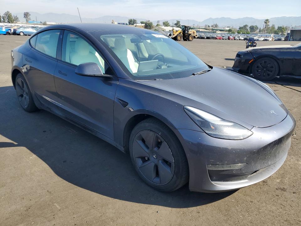 49460446 :رقم المزاد ، 5YJ3E1EB9NF201757 vin ، 2022 Tesla Model 3 مزاد بيع