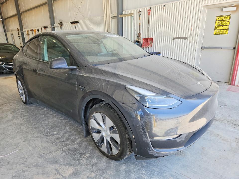50462656 :رقم المزاد ، 7SAYGDED4RF026426 vin ، 2024 Tesla Model Y مزاد بيع