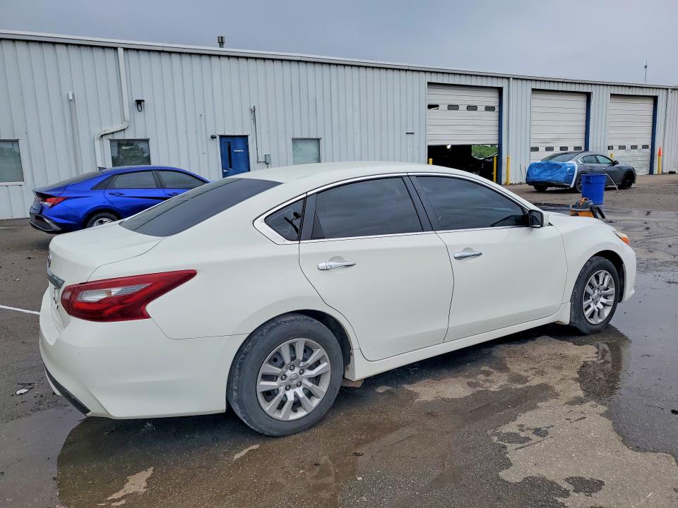Продажа на аукционе авто 2018 Nissan Altima, vin: 1N4AL3AP3JC138002, номер лота: 51668936