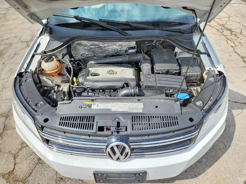 2015 Volkswagen Tiguan მანქანა იყიდება აუქციონზე, vin: WVGBV7AX6FW578927, აუქციონის ნომერი: 49939466