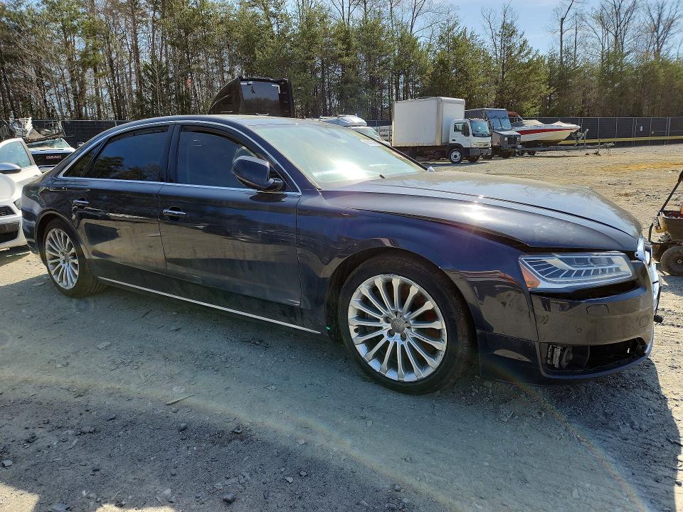 48403856 :رقم المزاد ، WAU32AFD8FN028791 vin ، 2015 Audi A8 مزاد بيع