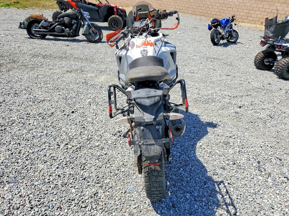 50807996 :رقم المزاد ، VBKV59404FM925564 vin ، 2015 Ktm 1290 مزاد بيع
