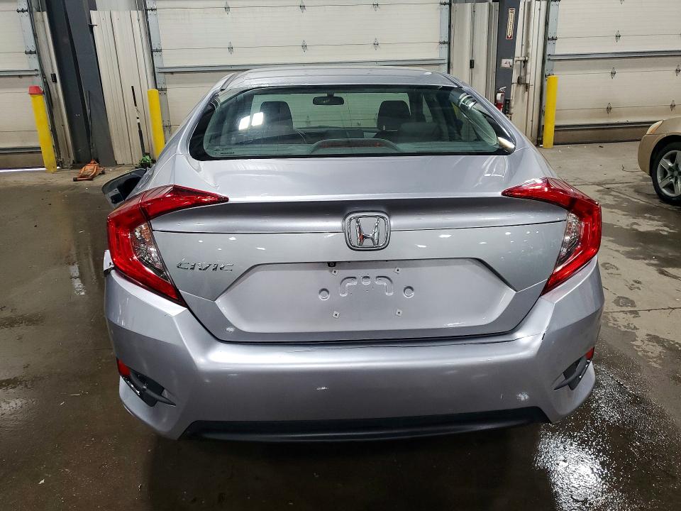 48793506 :رقم المزاد ، 2HGFC2F56JH572026 vin ، 2018 Honda Civic مزاد بيع