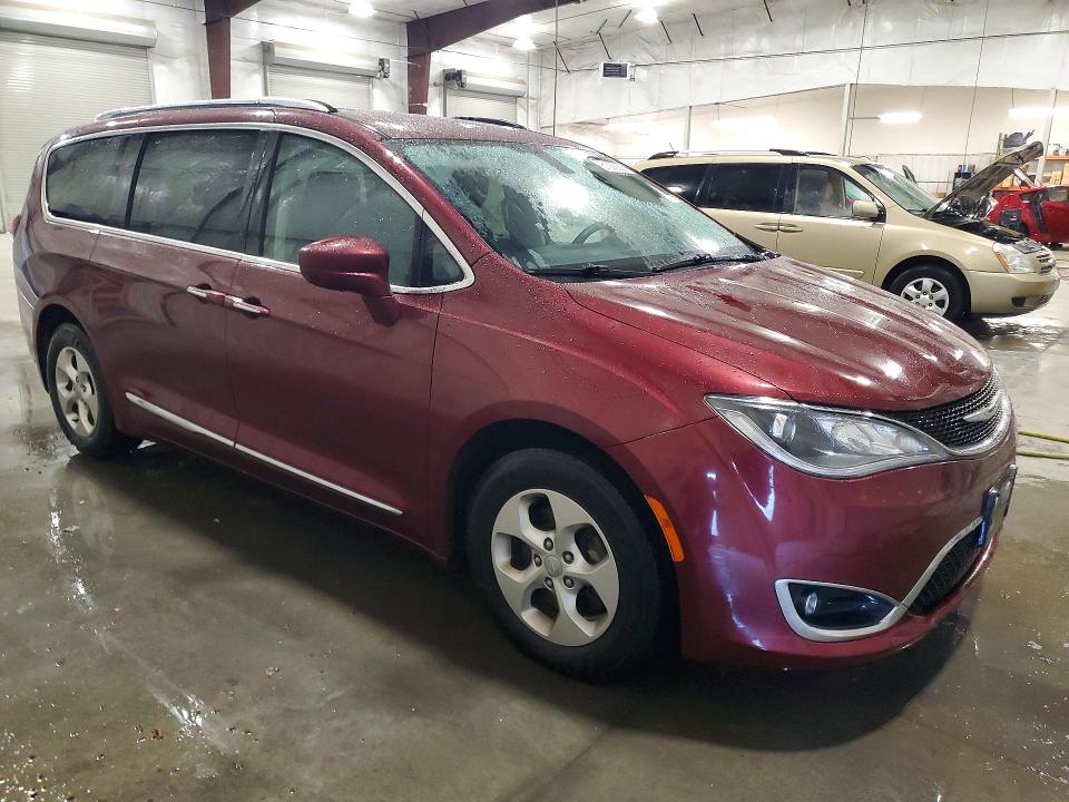 51366286 :رقم المزاد ، 2C4RC1EG8HR653414 vin ، 2017 Chrysler Pacifica مزاد بيع