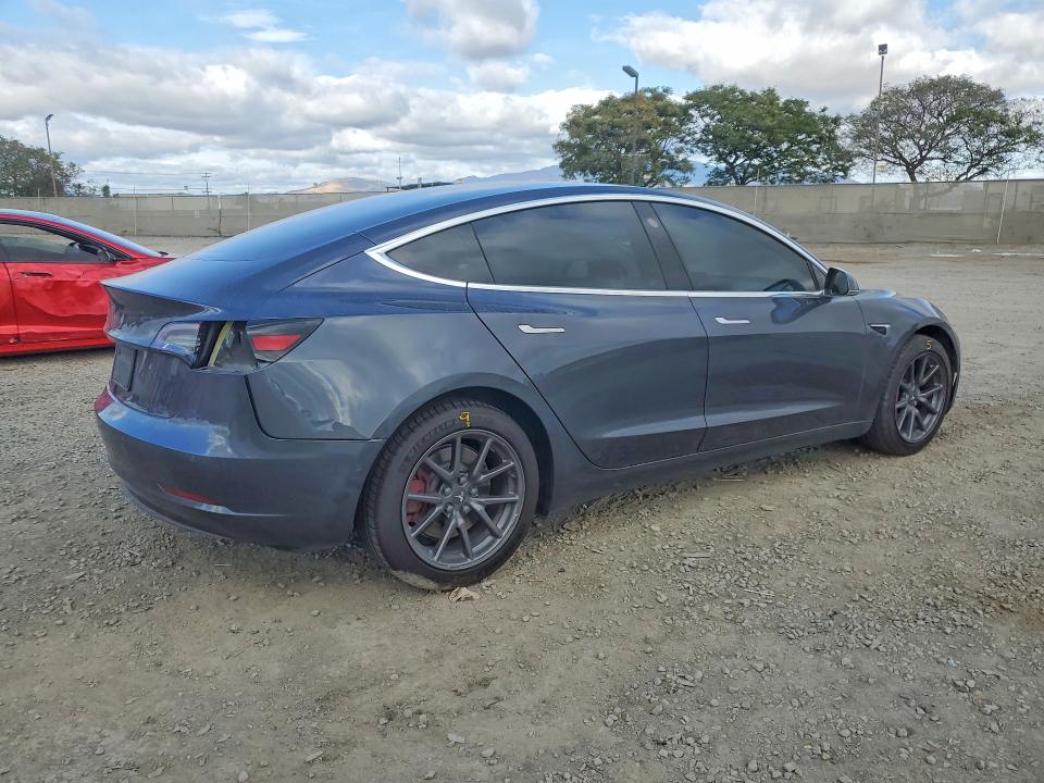 48633616 :رقم المزاد ، 5YJ3E1EA8KF324307 vin ، 2019 Tesla Model 3 مزاد بيع