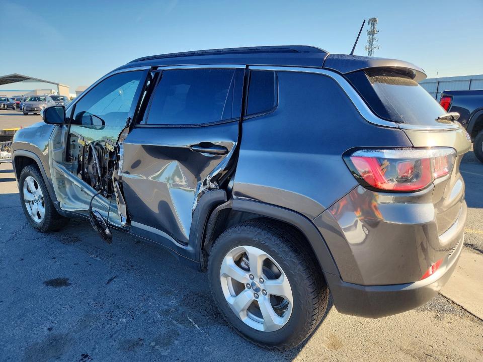 49810706 :رقم المزاد ، 3C4NJCBB3JT233622 vin ، 2018 Jeep Compass مزاد بيع