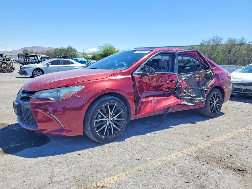 48996756 :رقم المزاد ، 4T1BF1FK0HU698759 vin ، 2017 Toyota Camry مزاد بيع