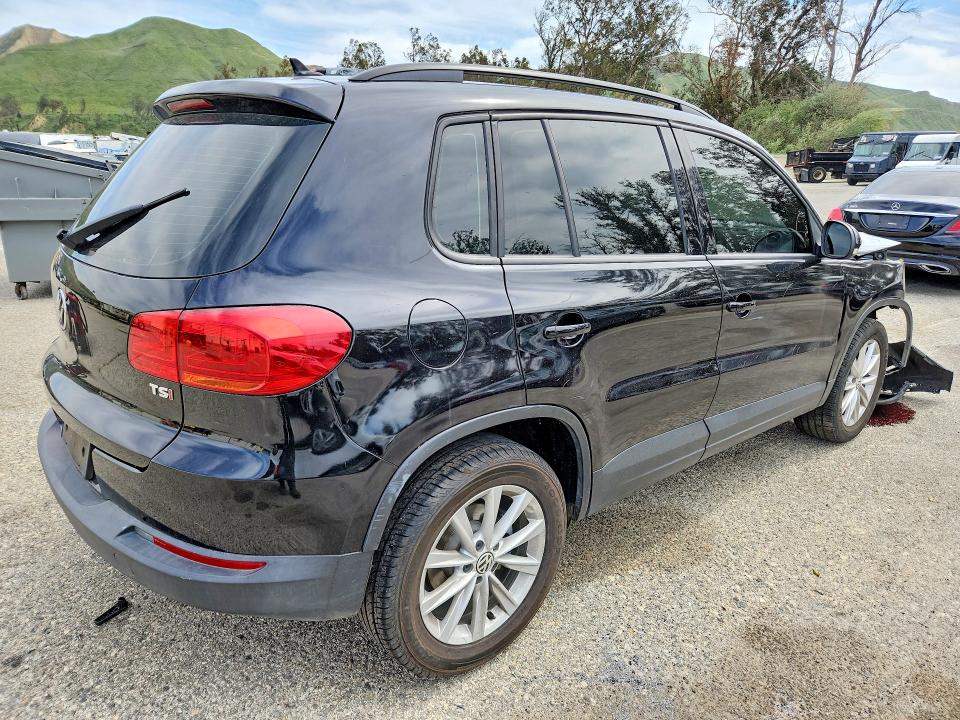 48841626 :رقم المزاد ، WVGAV7AX3HK053989 vin ، 2017 Volkswagen Tiguan مزاد بيع
