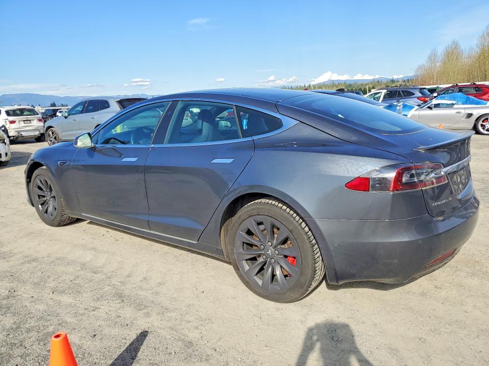 49145056 :رقم المزاد ، 5YJSA1E49JF275456 vin ، 2018 Tesla Model S مزاد بيع