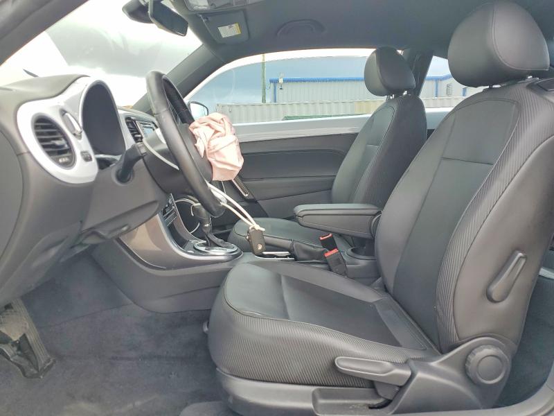 48539546 :رقم المزاد ، 3VWJ17AT6HM612907 vin ، 2017 Volkswagen Beetle مزاد بيع
