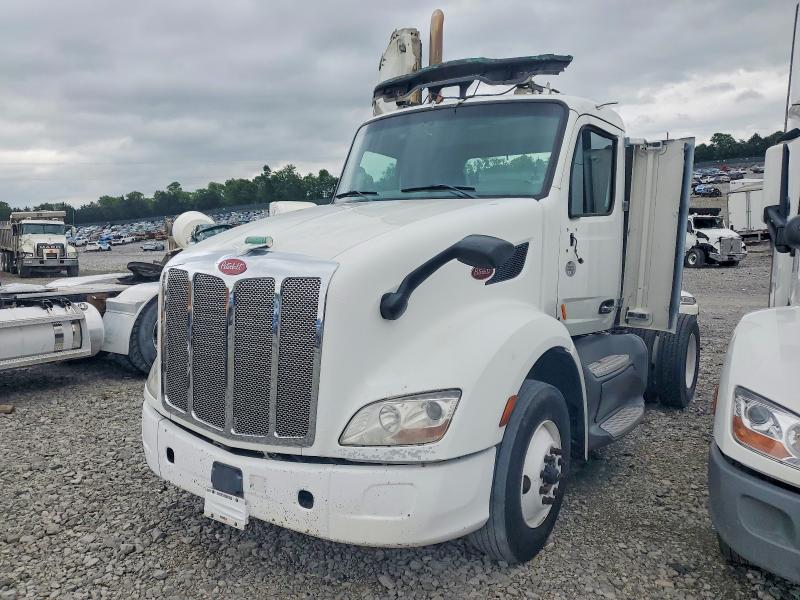 Продаж на аукціоні авто 2017 Peterbilt 579, vin: 1XPBA48X1HD428449, номер лоту: 50610846