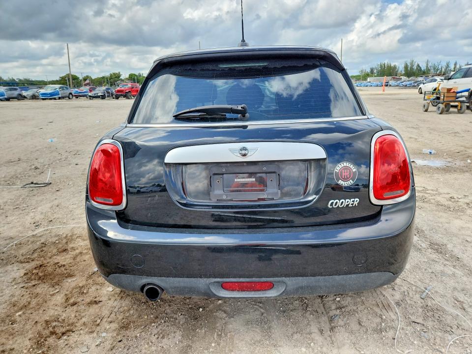 Продажа на аукционе авто 2015 Mini Cooper, vin: WMWXS5C51F2C63575, номер лота: 51356406