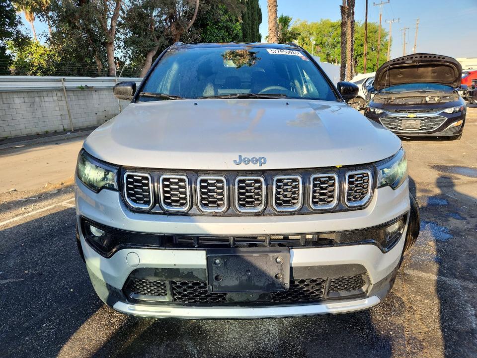 49248576 :رقم المزاد ، 3C4NJDCN7ST546124 vin ، 2025 Jeep Compass مزاد بيع