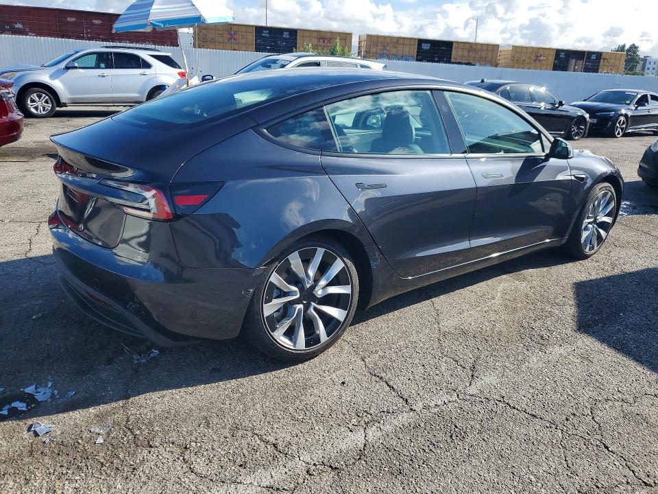 49665846 :رقم المزاد ، 5YJ3E1EA6SF078972 vin ، 2025 Tesla Model 3 مزاد بيع