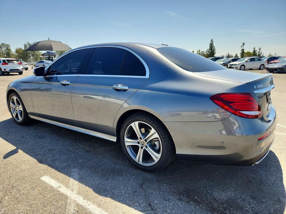 51439326 :رقم المزاد ، WDDZF4JB4JA316743 vin ، 2018 Mercedes-benz E مزاد بيع