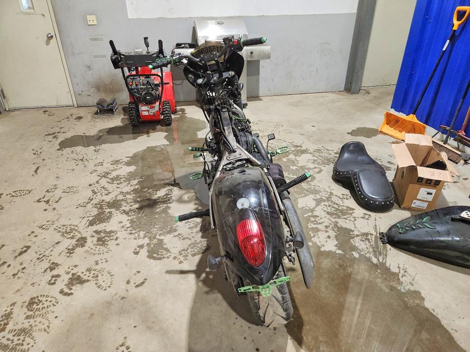 50158696 :رقم المزاد ، JKAVN2C17FA062080 vin ، 2015 Kawasaki Vn900 مزاد بيع
