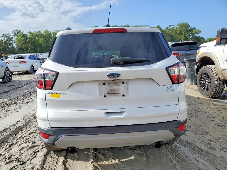2018 Ford Escape მანქანა იყიდება აუქციონზე, vin: 1FMCU0GD9JUC19961, აუქციონის ნომერი: 49151776