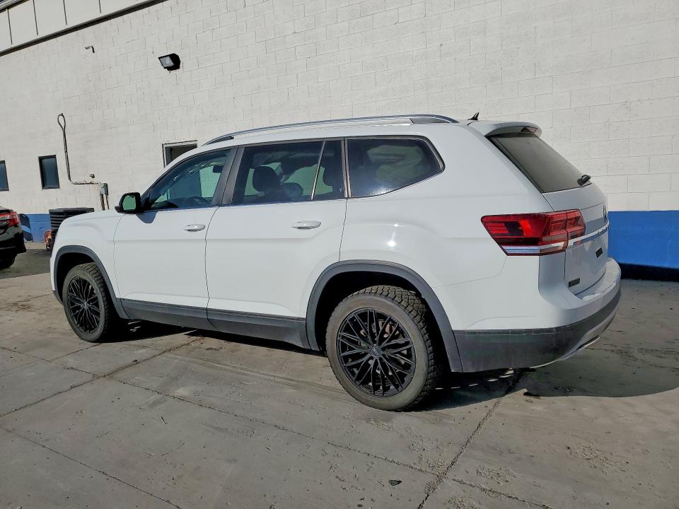 51516746 :رقم المزاد ، 1V2GR2CA0JC552424 vin ، 2018 Volkswagen Atlas مزاد بيع