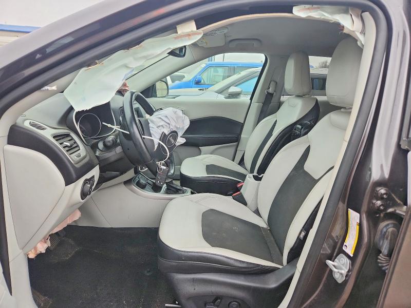 49215986 :رقم المزاد ، 3C4NJDBB2JT480247 vin ، 2018 Jeep Compass مزاد بيع