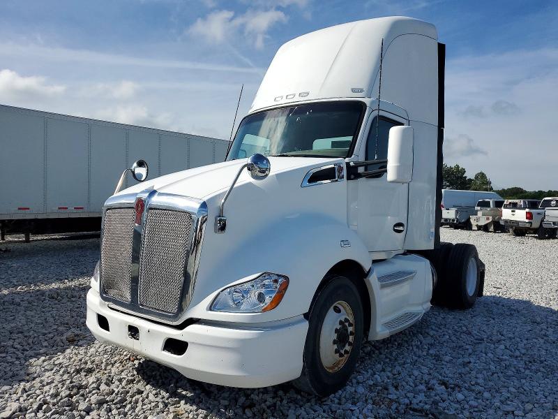 Продажа на аукционе авто 2015 Kenworth T680, vin: 1XKYA48X0FJ443670, номер лота: 77532325