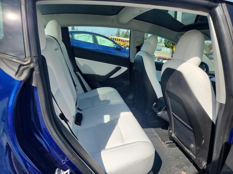 48858636 :رقم المزاد ، 5YJ3E1EB2JF082329 vin ، 2018 Tesla Model 3 مزاد بيع