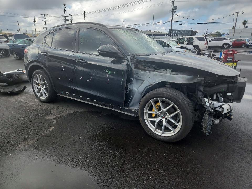 Продажа на аукционе авто 2018 Alfa Romeo Stelvio, vin: ZASFAKNN6J7B92273, номер лота: 47298756