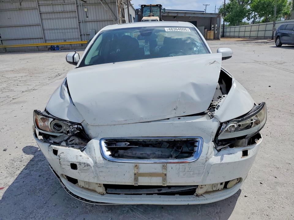 48364006 :رقم المزاد ، YV1672MS9B2550439 vin ، 2011 Volvo S40 مزاد بيع