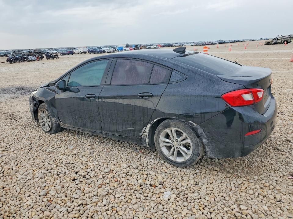 50675006 :رقم المزاد ، 1G1BC5SMXK7102907 vin ، 2019 Chevrolet Cruze مزاد بيع