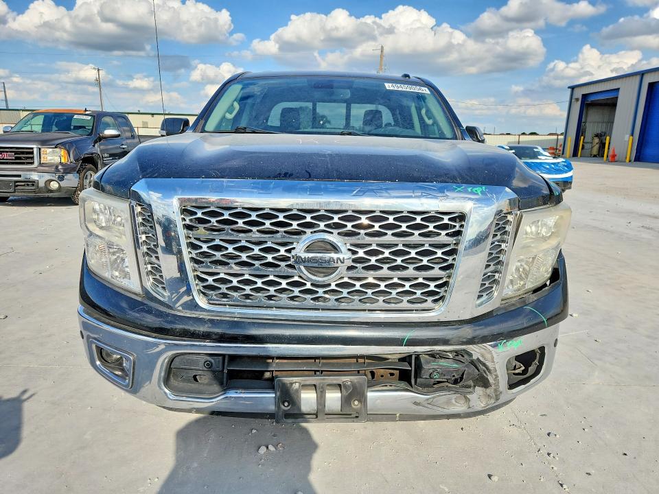 49459056 :رقم المزاد ، 1N6AA1E61HN563851 vin ، 2017 Nissan Titan مزاد بيع
